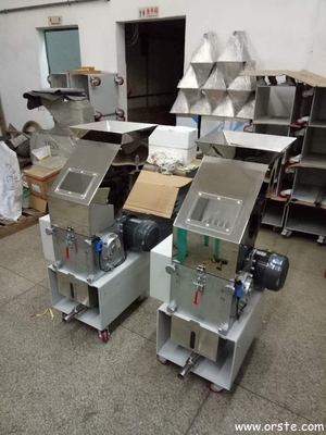 Amoladora de poca velocidad industrial Crusher Granulator OG-2LS de la exportación caliente de China para los rabos de colada plásticos y los defectos