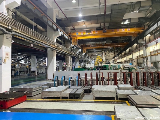 Sequedad central plástica y sistema de alimentación para la manipulación de materiales múltiple del planeamiento entero de la fábrica OMCS-50